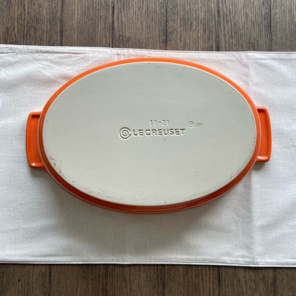 Le Creuset Kitchen Le Crueset Oval Baking Dish Poshmark